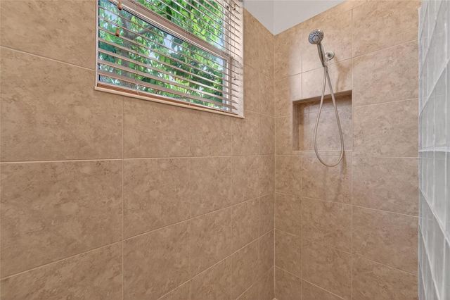 1032 REGAL MANOR WAY, Sun City Center, FL 33573