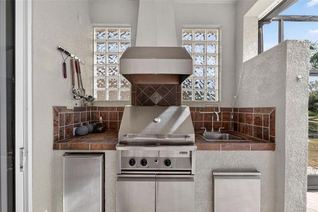 1032 REGAL MANOR WAY, Sun City Center, FL 33573