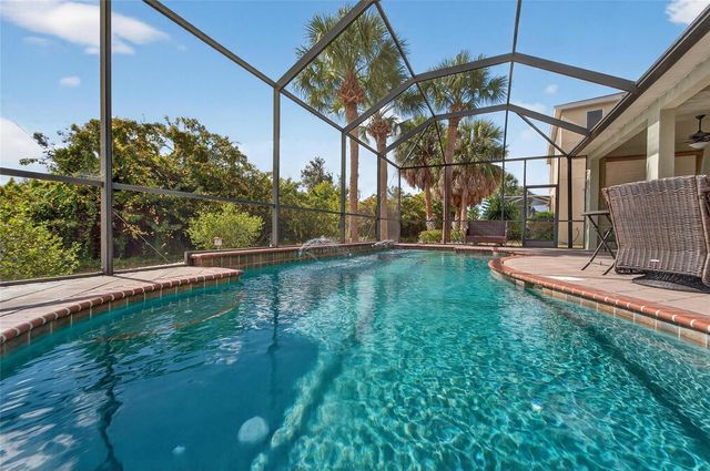 1032 REGAL MANOR WAY, Sun City Center, FL 33573