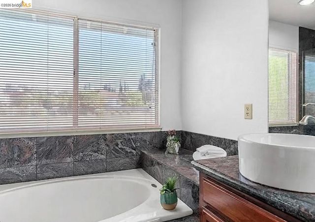428 Brookside Ct, Antioch, CA 94509