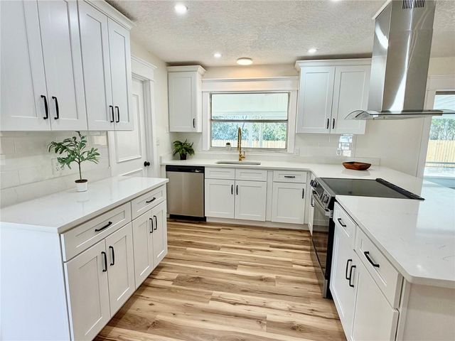 1624 LESLIE DRIVE, Lakeland, FL 33801