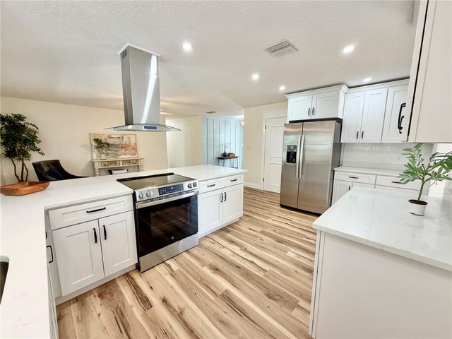 1624 LESLIE DRIVE, Lakeland, FL 33801