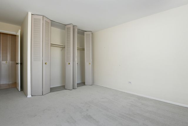 1205 E hintz Road 208, Arlington Heights, IL 60004