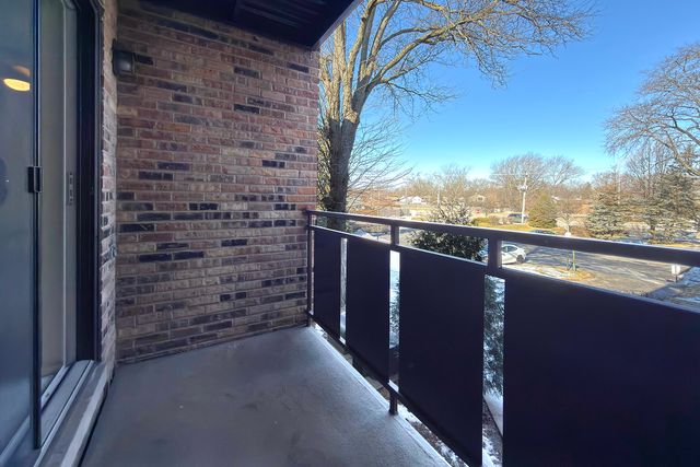 1205 E hintz Road 208, Arlington Heights, IL 60004