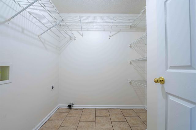 1520 CIDER HOUSE LN, Cordova, TN 38016