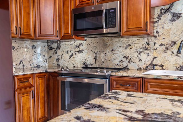 1520 CIDER HOUSE LN, Cordova, TN 38016