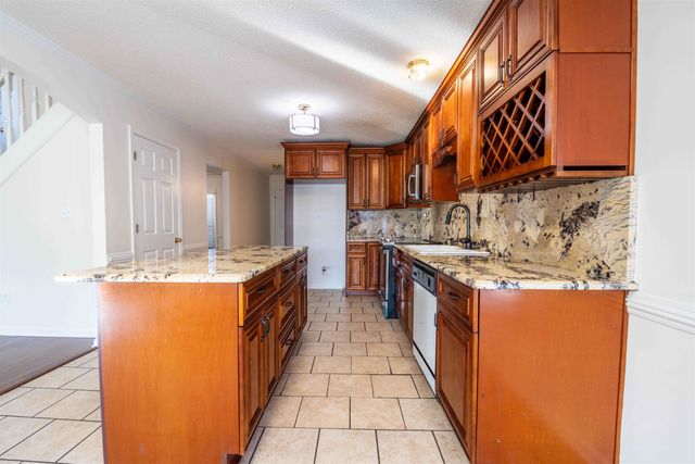 1520 CIDER HOUSE LN, Cordova, TN 38016