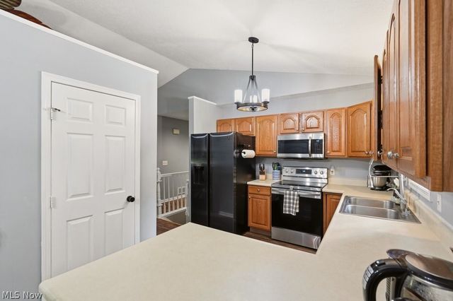 3166 Vermont Street NW, North Canton, OH 44720