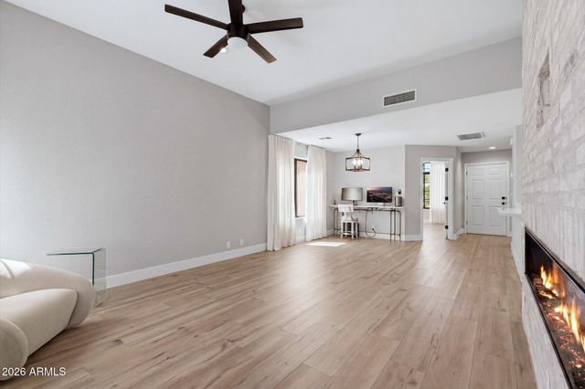 16855 E MIRAGE CROSSING Court B, Fountain Hills, AZ 85268