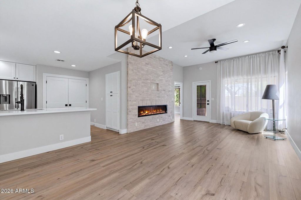 16855 E MIRAGE CROSSING Court B, Fountain Hills, AZ 85268