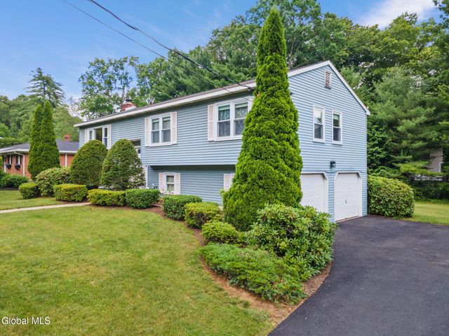 12 Lakewood Drive, Saratoga Springs, NY 12866
