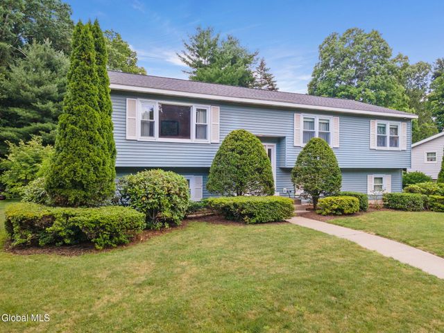 12 Lakewood Drive, Saratoga Springs, NY 12866