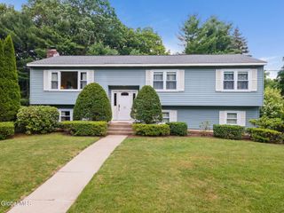 12 Lakewood Drive, Saratoga Springs, NY 12866