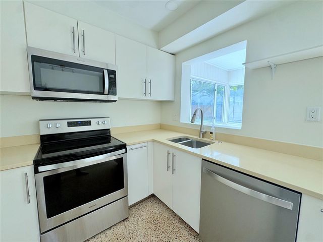 4722 STEVENS DRIVE, Sarasota, FL 34234