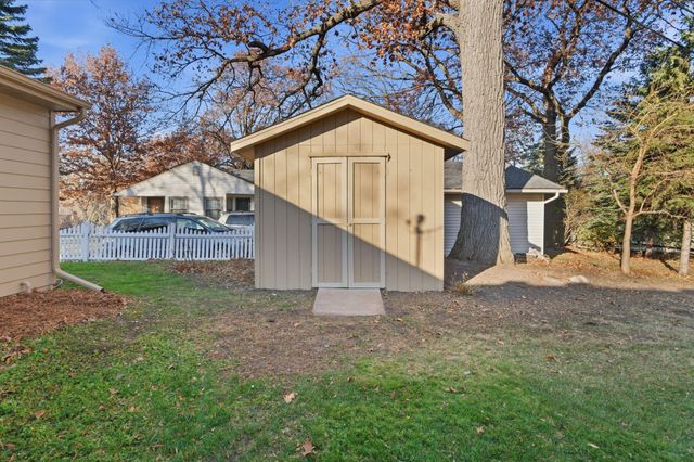 3100 Noble Avenue N, Golden Valley, MN 55422