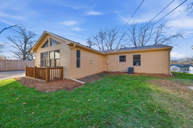 3100 Noble Avenue N, Golden Valley, MN 55422