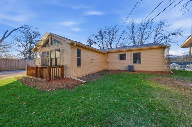 3100 Noble Avenue N, Golden Valley, MN 55422