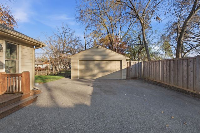 3100 Noble Avenue N, Golden Valley, MN 55422