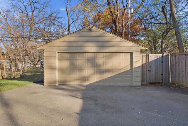 3100 Noble Avenue N, Golden Valley, MN 55422