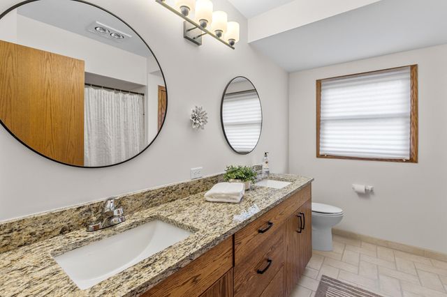 3100 Noble Avenue N, Golden Valley, MN 55422