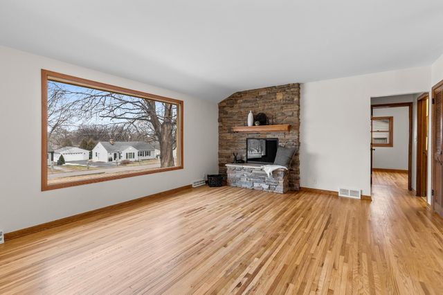 3100 Noble Avenue N, Golden Valley, MN 55422