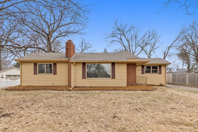 3100 Noble Avenue N, Golden Valley, MN 55422