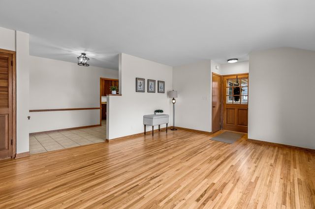 3100 Noble Avenue N, Golden Valley, MN 55422