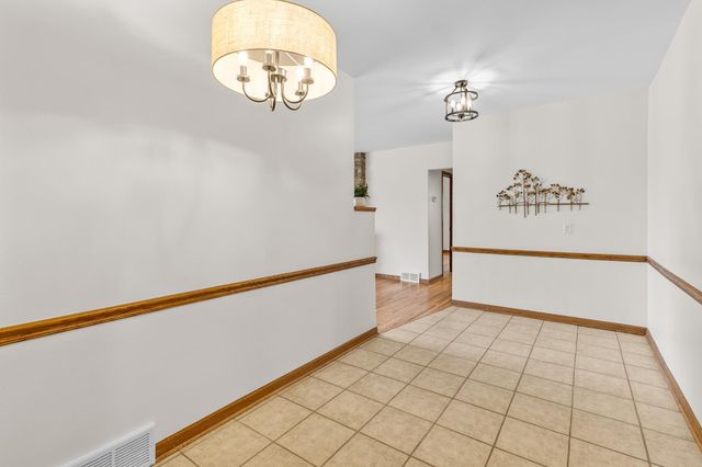 3100 Noble Avenue N, Golden Valley, MN 55422