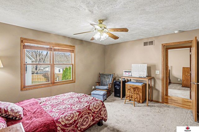 1955 S Knights Place, Lincoln, NE 68506