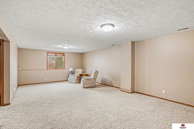 1955 S Knights Place, Lincoln, NE 68506