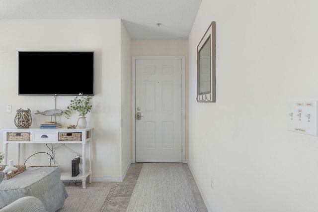 8436 Gulf Boulevard UNIT 321, Navarre, FL 32566