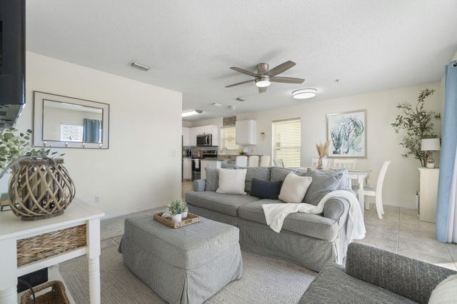 8436 Gulf Boulevard UNIT 321, Navarre, FL 32566
