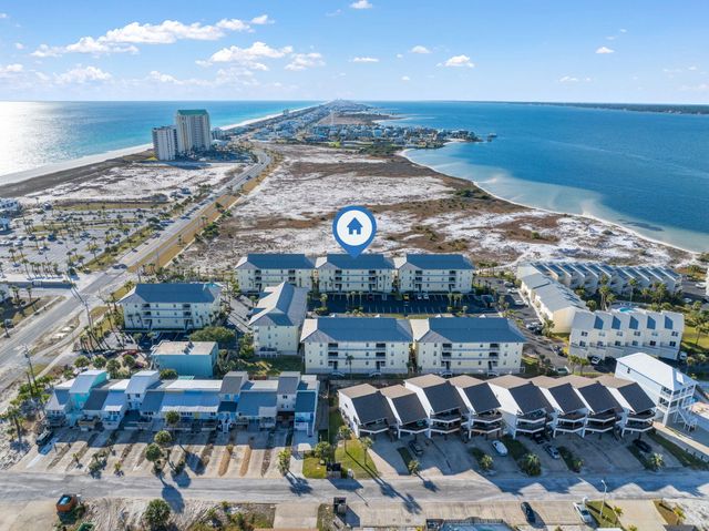 8436 Gulf Boulevard UNIT 321, Navarre, FL 32566
