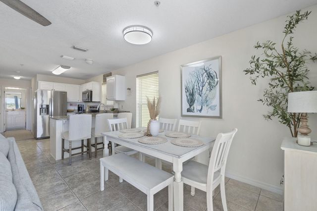 8436 Gulf Boulevard UNIT 321, Navarre, FL 32566