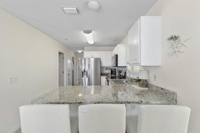 8436 Gulf Boulevard UNIT 321, Navarre, FL 32566