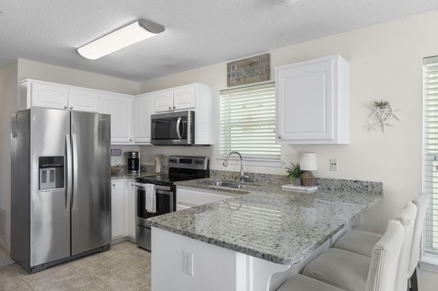 8436 Gulf Boulevard UNIT 321, Navarre, FL 32566