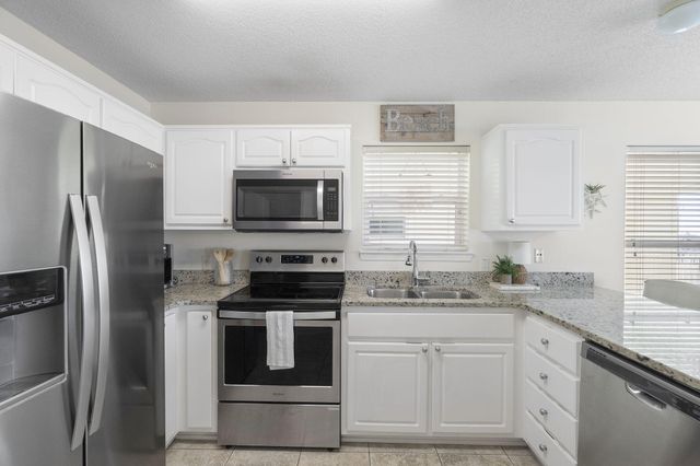 8436 Gulf Boulevard UNIT 321, Navarre, FL 32566