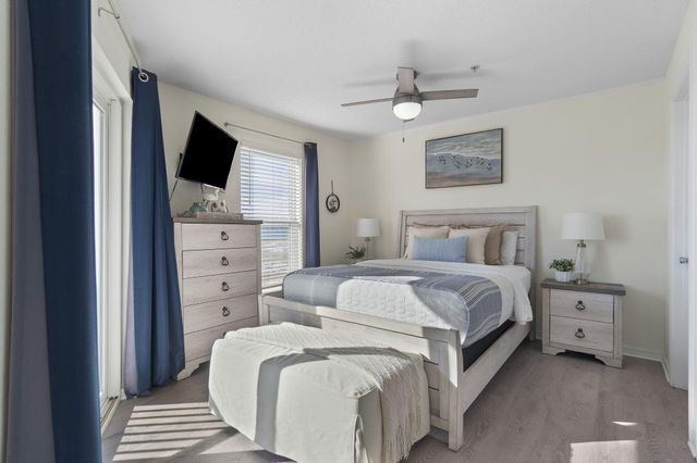 8436 Gulf Boulevard UNIT 321, Navarre, FL 32566