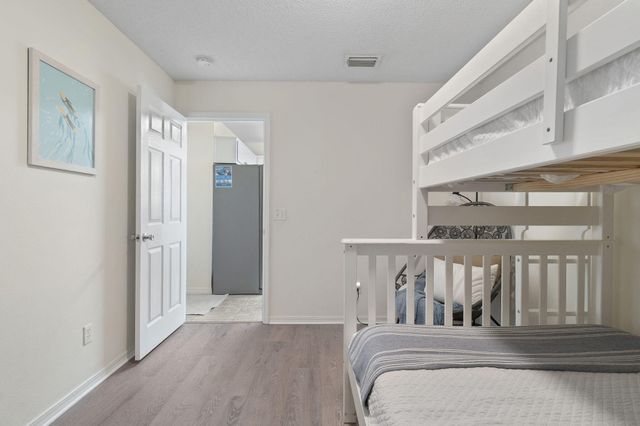 8436 Gulf Boulevard UNIT 321, Navarre, FL 32566