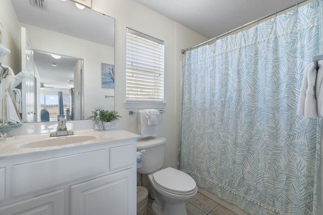 8436 Gulf Boulevard UNIT 321, Navarre, FL 32566