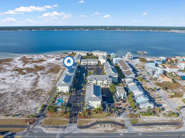 8436 Gulf Boulevard UNIT 321, Navarre, FL 32566