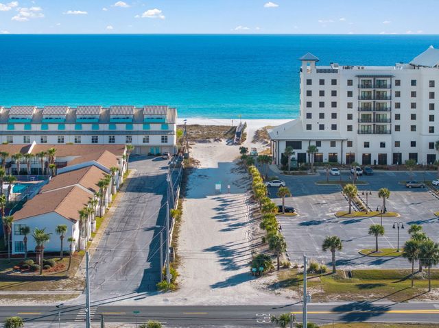 8436 Gulf Boulevard UNIT 321, Navarre, FL 32566