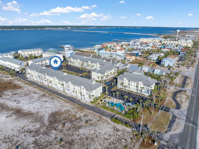 8436 Gulf Boulevard UNIT 321, Navarre, FL 32566