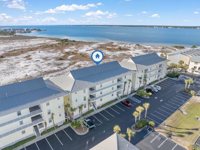 8436 Gulf Boulevard UNIT 321, Navarre, FL 32566