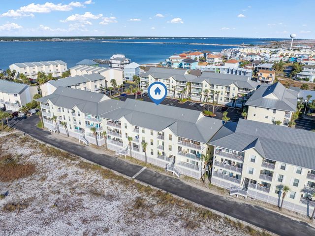 8436 Gulf Boulevard UNIT 321, Navarre, FL 32566
