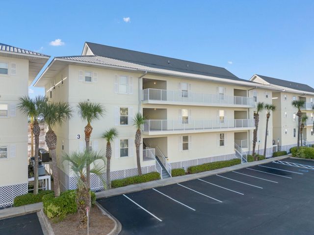 8436 Gulf Boulevard UNIT 321, Navarre, FL 32566
