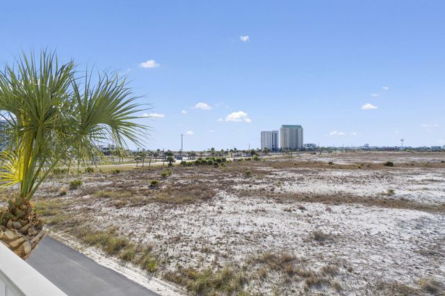 8436 Gulf Boulevard UNIT 321, Navarre, FL 32566