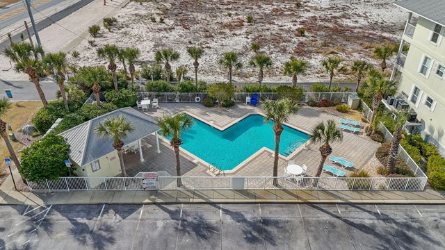 8436 Gulf Boulevard UNIT 321, Navarre, FL 32566