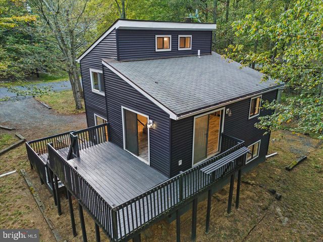 2914 FAIRHAVEN DR, Tobyhanna, PA 18466