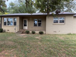 707 S Parrott Drive, Huntsville, AR 72740